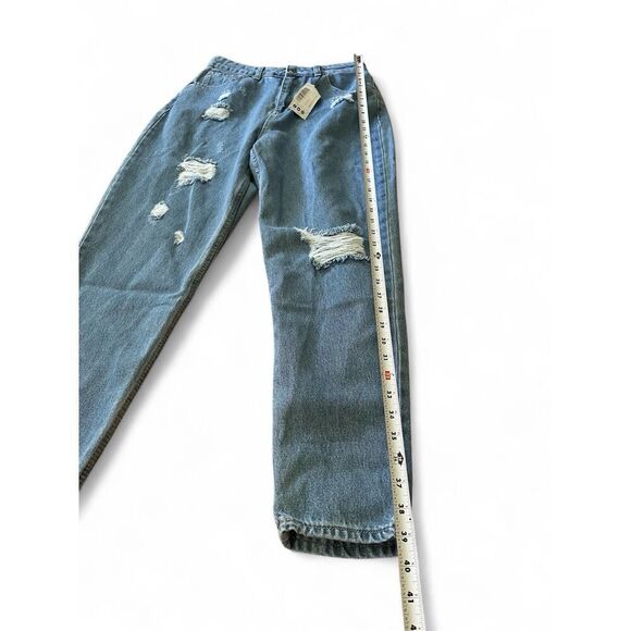 NWT Boohoo Women’s US 6 High Waisted Extreme Distressed Ripped Mom Jeans - Picture 4 of 9